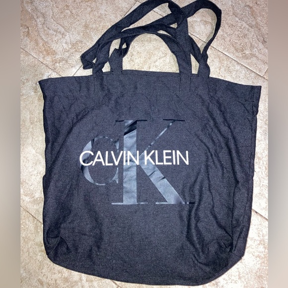 Bundle of 2 bags. - Picture 2 of 8